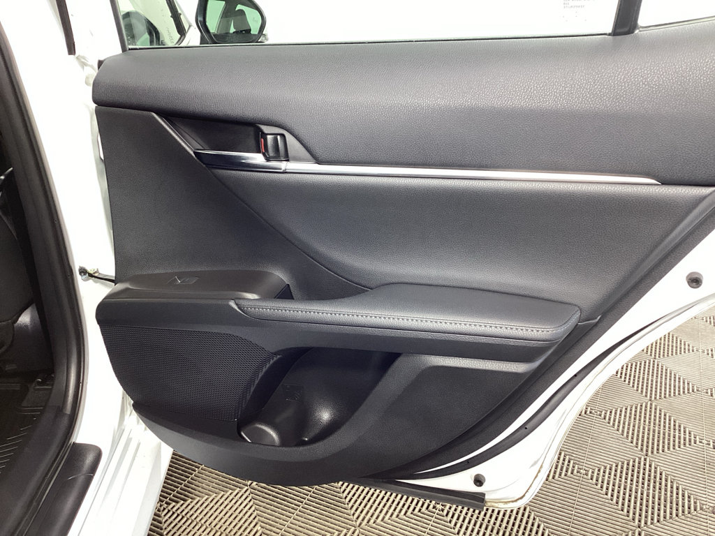 Used 2023 Toyota Camry XLE FWD image 11