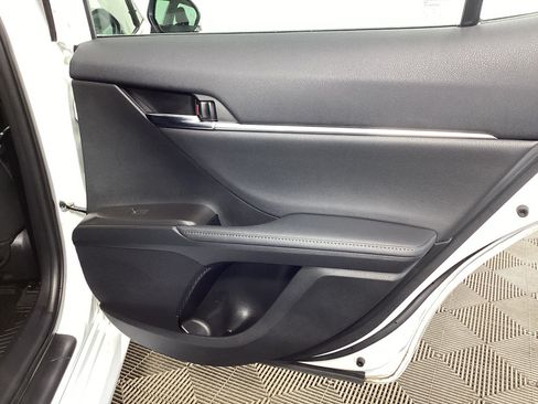 Used 2023 Toyota Camry XLE FWD image 11