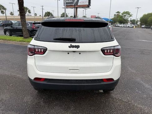 Used 2020 Jeep Compass Latitude FWD image 5