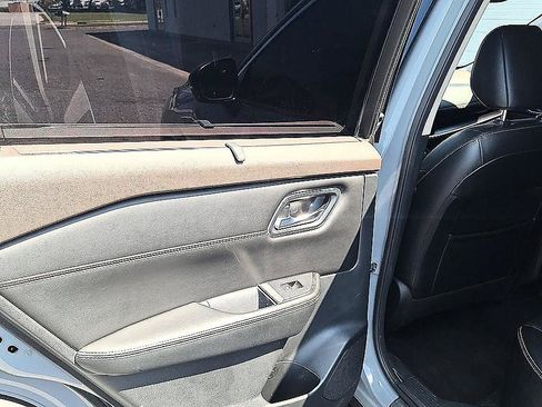 Used 2021 Nissan Rogue Platinum FWD image 29