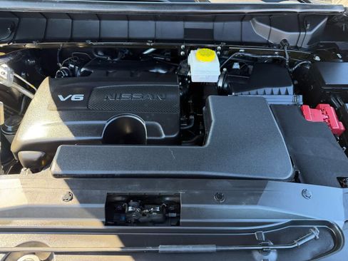 Used 2023 Nissan Pathfinder Platinum image 7