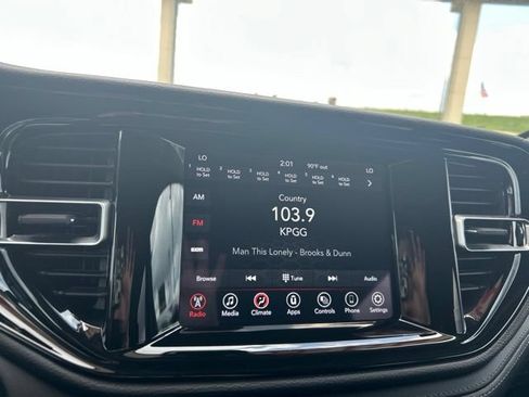 Used 2022 Dodge Durango SXT w/ Anodized Platinum Package RWD image 24