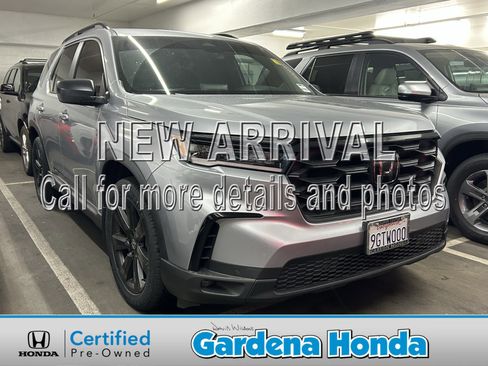 Used 2023 Honda Pilot Sport image 1