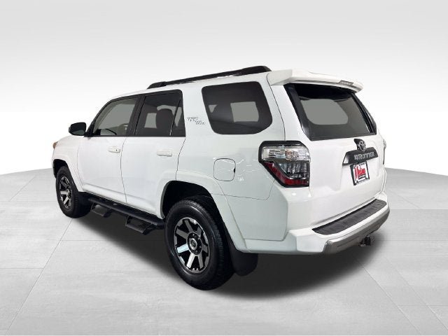 Used 2020 Toyota 4Runner TRD Off-Road AWD/4WD image 3