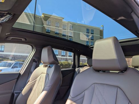 Used 2025 BMW X3 xDrive30i w/ Convenience Package image 16