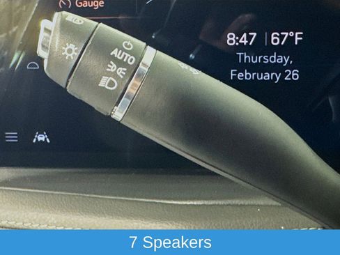 Used 2024 Cadillac XT4 Premium Luxury image 13