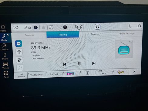 Used 2025 Jeep Wrangler Sahara image 19