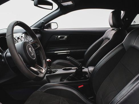 Used 2016 Ford Mustang Shelby GT350 w/ Technology Package image 28