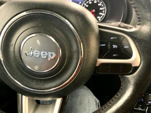 Used 2019 Jeep Renegade Trailhawk image 21