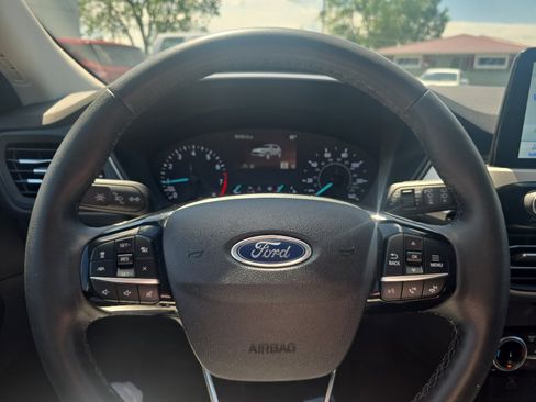 Used 2022 Ford Escape SEL image 15