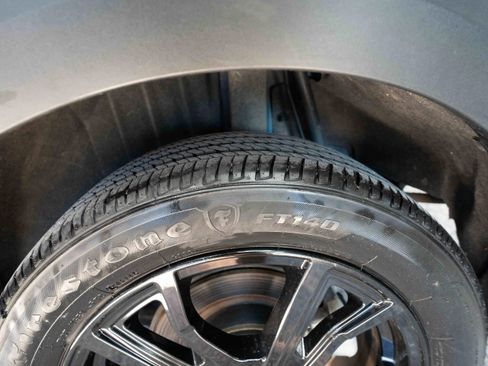 Used 2024 Nissan Kicks SR image 30