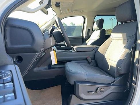 New 2025 Ford Expedition Active image 10