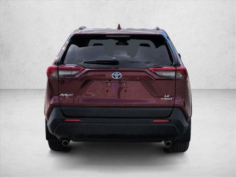 Used 2022 Toyota RAV4 LE image 7