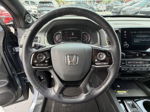 Used 2024 Honda Passport Black Edition image 12