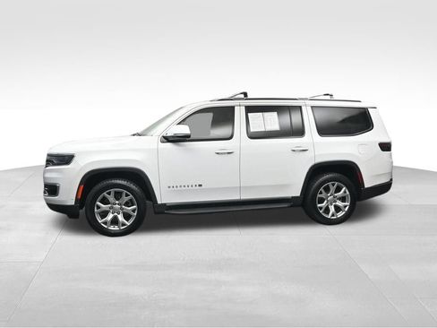 Used 2022 Jeep Wagoneer Series I w/ Premium Group I RWD image 2