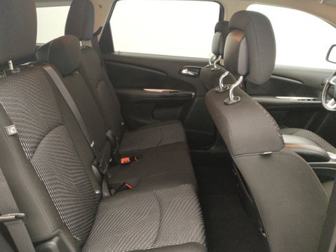 Used 2020 Dodge Journey SE w/ SE Popular Equipment Group FWD image 19