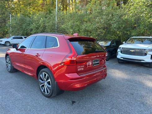 Used 2022 Volvo XC60 B5 Momentum w/ Advanced Package image 5