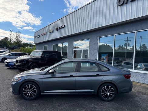 Used 2023 Volkswagen Jetta Sport FWD image 6