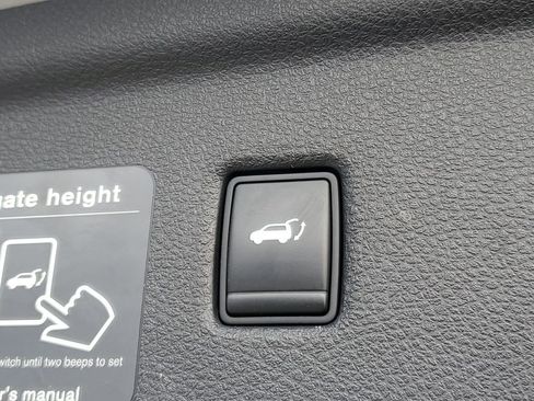 Used 2019 INFINITI QX50 Essential w/ Premium Audio Package image 9