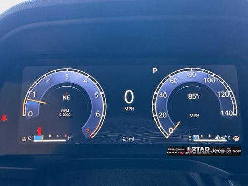 New 2025 Jeep Grand Cherokee L Laredo image 17