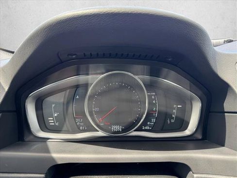 Used 2016 Volvo XC70 T5 Premier w/ Proximity Package AWD/4WD image 13