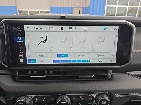 Used 2024 Jeep Wrangler Unlimited Sahara w/ Technology Group AWD/4WD image 22