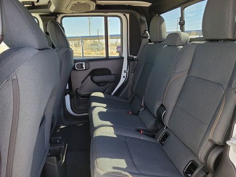 New 2026 Jeep Gladiator Sport AWD/4WD image 8
