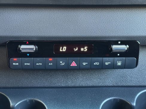 Used 2024 Mercedes-Benz Sprinter 2500 image 26