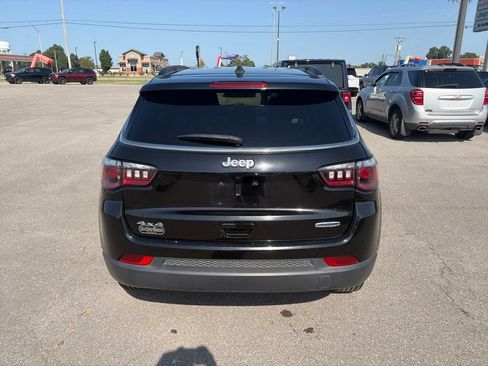 Used 2024 Jeep Compass Latitude AWD/4WD image 5