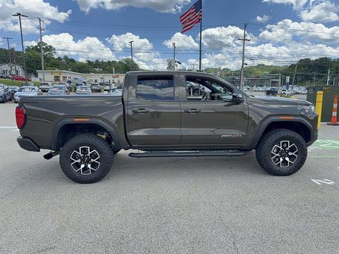 Used 2024 GMC Canyon AT4X AWD/4WD image 3