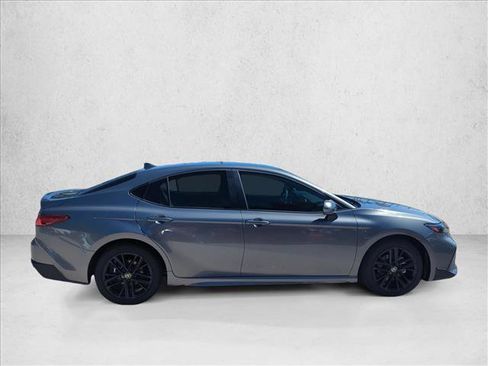 Used 2026 Toyota Camry SE FWD image 4