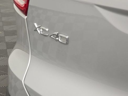 Certified 2023 Volvo XC40 B5 Ultimate w/ Climate Package AWD/4WD image 13