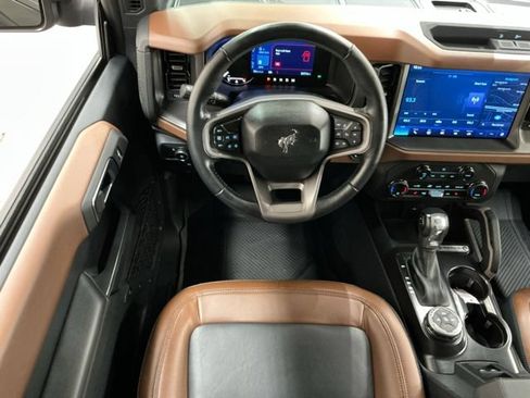 Used 2024 Ford Bronco Outer Banks AWD/4WD image 12