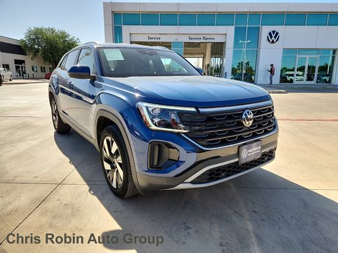 Used 2025 Volkswagen Atlas Cross Sport SE FWD image 1