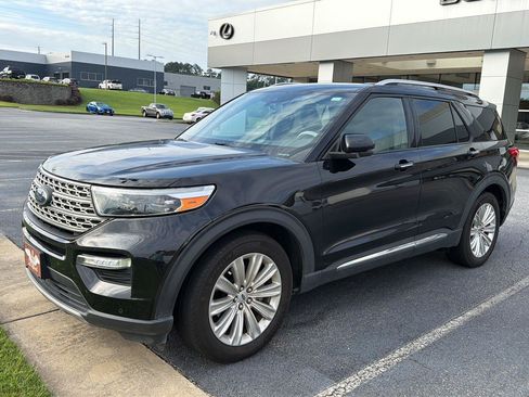 Used 2020 Ford Explorer Limited RWD image 2