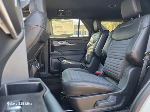 New 2026 Ford Explorer ST-Line w/ ST-Line Street Pack image 11