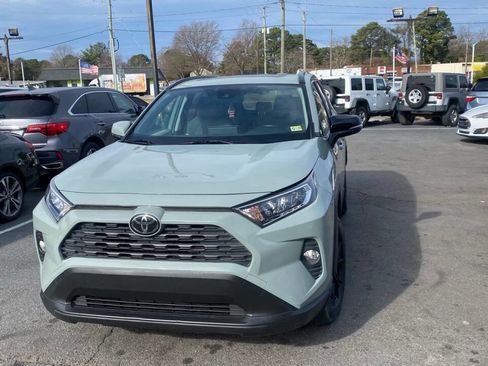 Used 2019 Toyota RAV4 XLE image 12
