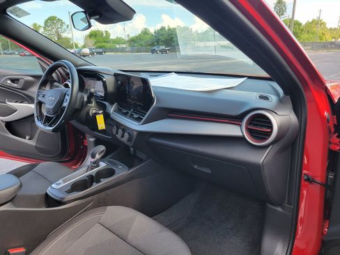 Certified 2026 Chevrolet Trax RS w/ Driver Confidence Package FWD image 26