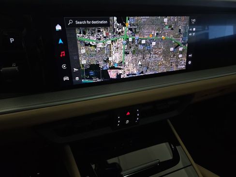 Used 2024 Porsche Cayenne S image 23