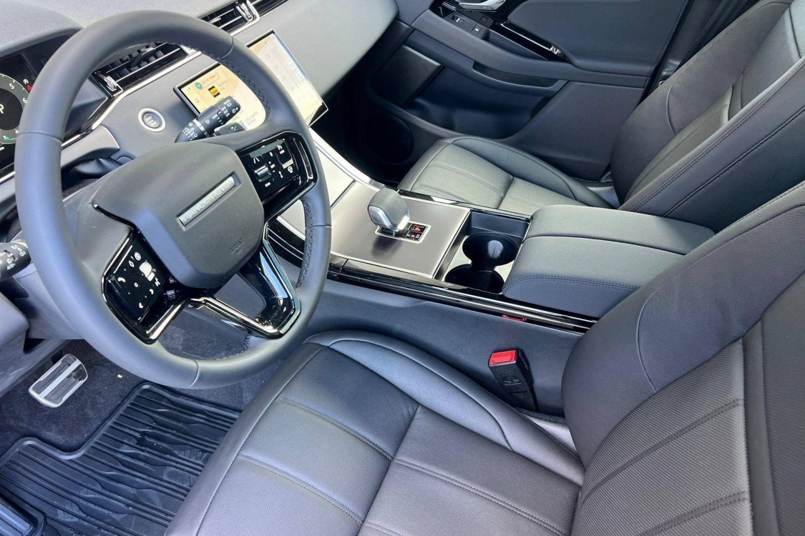 New 2026 Land Rover Range Rover Evoque Dynamic SE AWD/4WD image 12