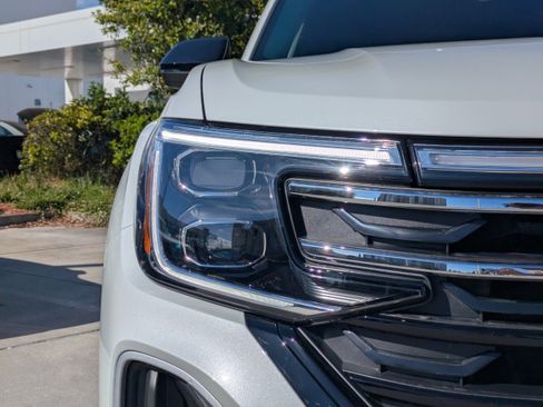 New 2026 Volkswagen Atlas Peak Edition AWD/4WD image 11