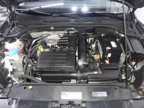 Used 2017 Volkswagen Jetta S image 12