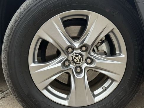 Used 2024 Toyota RAV4 LE AWD/4WD image 11
