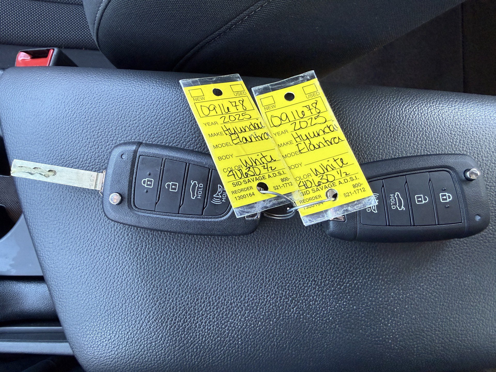 Used 2025 Hyundai Elantra SE FWD image 40