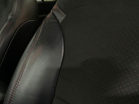 Used 2019 Ford Explorer XLT w/ Equipment Group 202A image 19