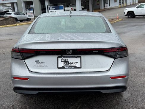 Used 2024 Honda Accord EX image 10