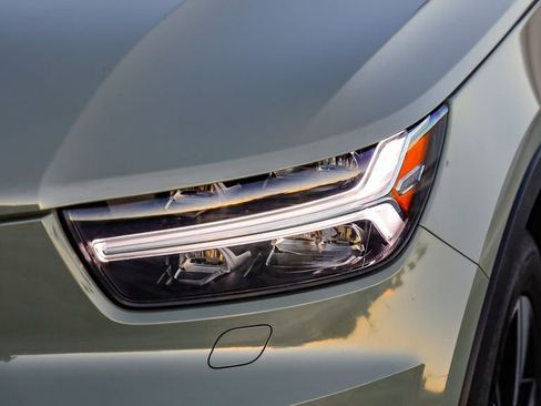 Used 2021 Volvo XC40 P8 Recharge image 5