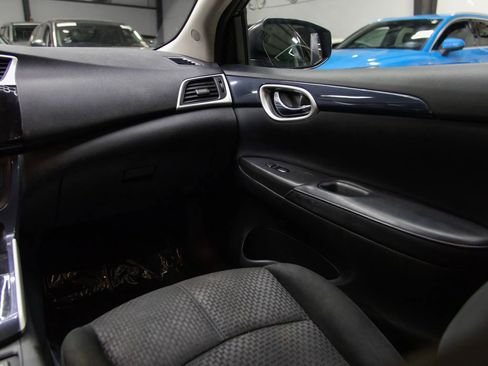 Used 2019 Nissan Sentra SR image 32
