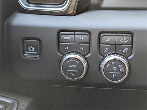 Used 2024 GMC Sierra 2500 Denali w/ Denali Reserve Package image 31