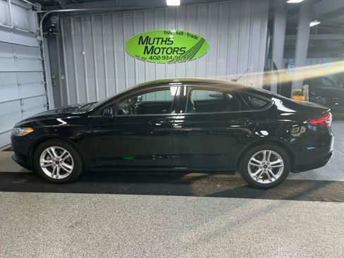 Used 2018 Ford Fusion SE w/ Fusion SE Technology Package image 5